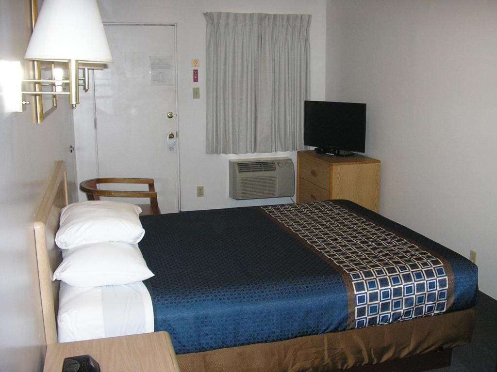 Budget Double Room room - Image 2