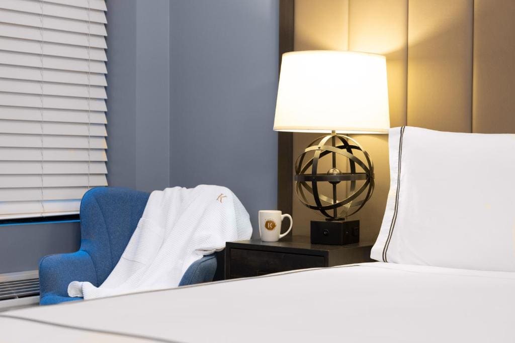 Lux Queen room - Image 2