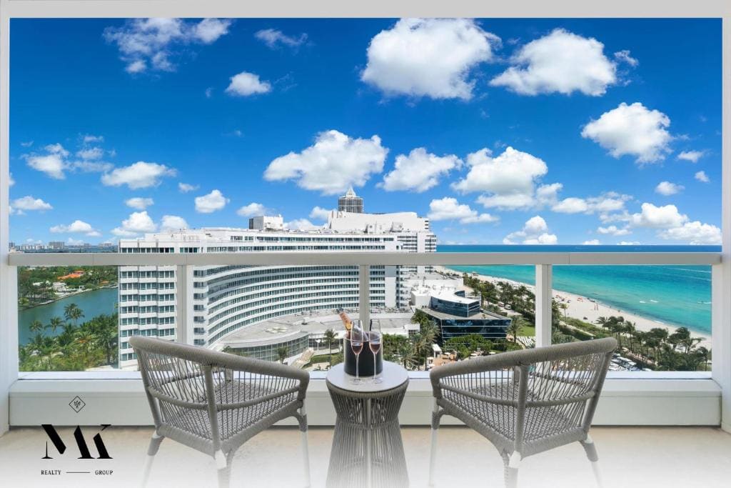 Junior Suite with Resort View room - Image 1
