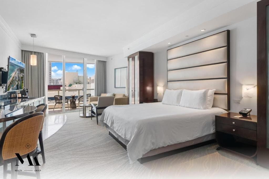 Deluxe Suite with Ocean View room - Image 3
