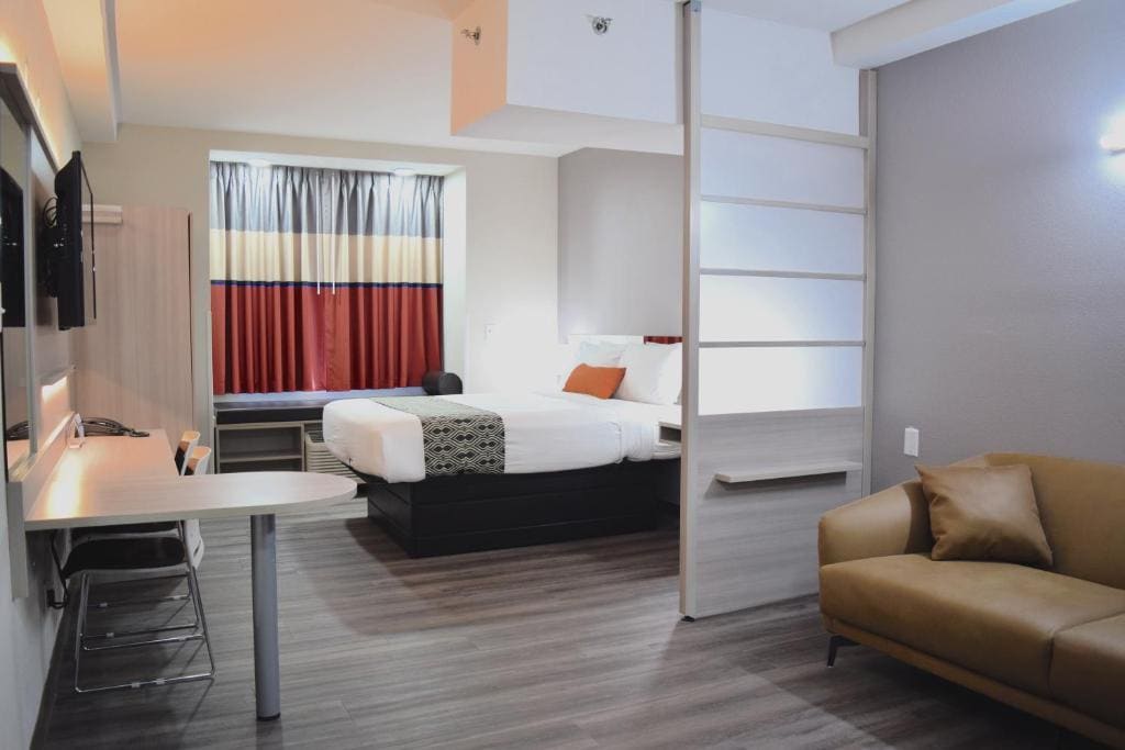 Queen Studio Suite - Non-Smoking room - Image 1
