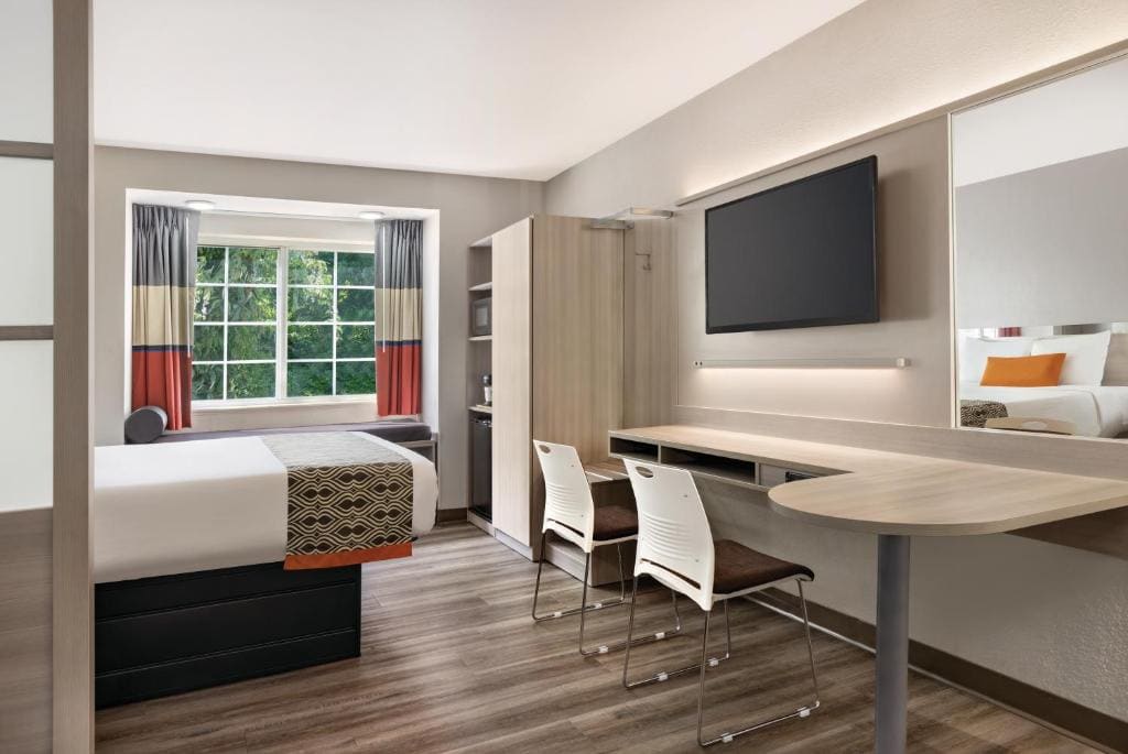 Queen Studio Suite - Non-Smoking room - Image 2