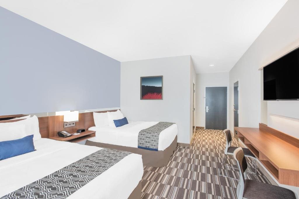 Two Queen Beds - Disability Accessible/Non-Smoking room - Image 1