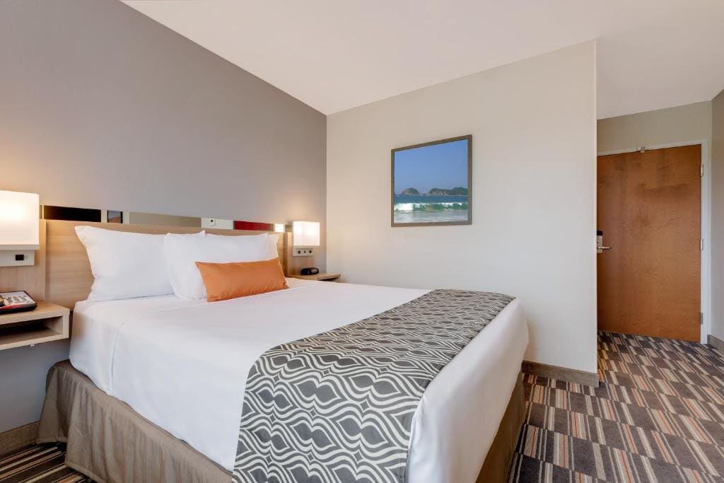 Superior Queen Room - Disability Access/Non-Smoking room - Image 1