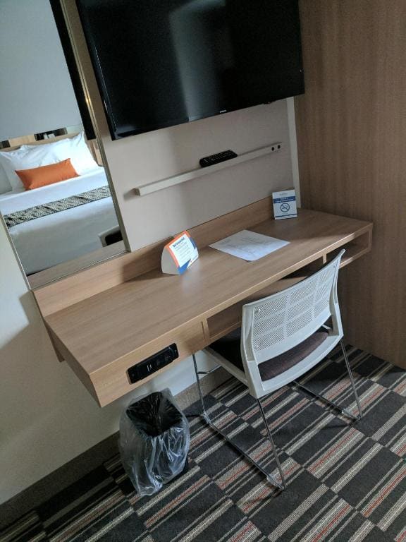 Queen Room - Non-Smoking room - Image 3
