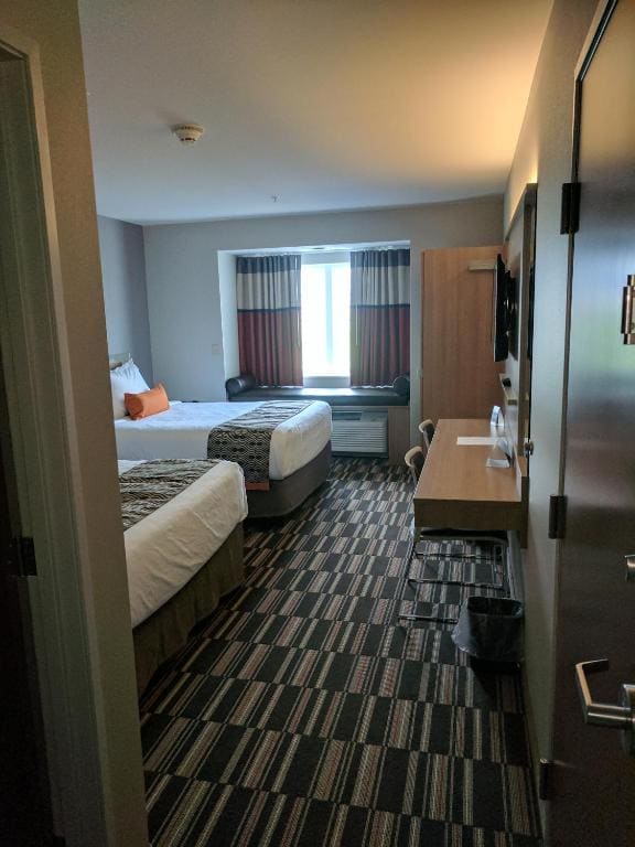 Queen Room with Two Queen Beds - Non-Smoking room - Image 1