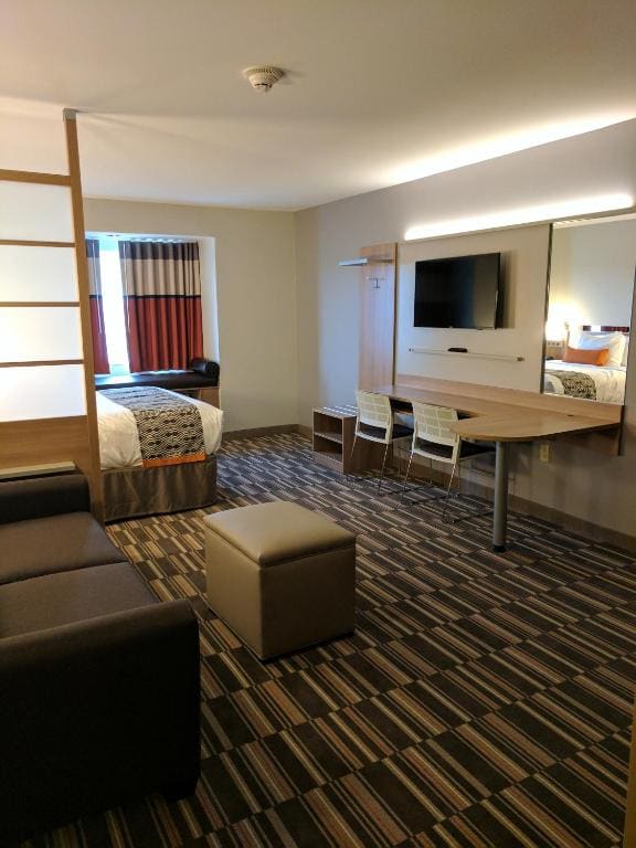 Queen Studio Suite - Mobility Access room - Image 2
