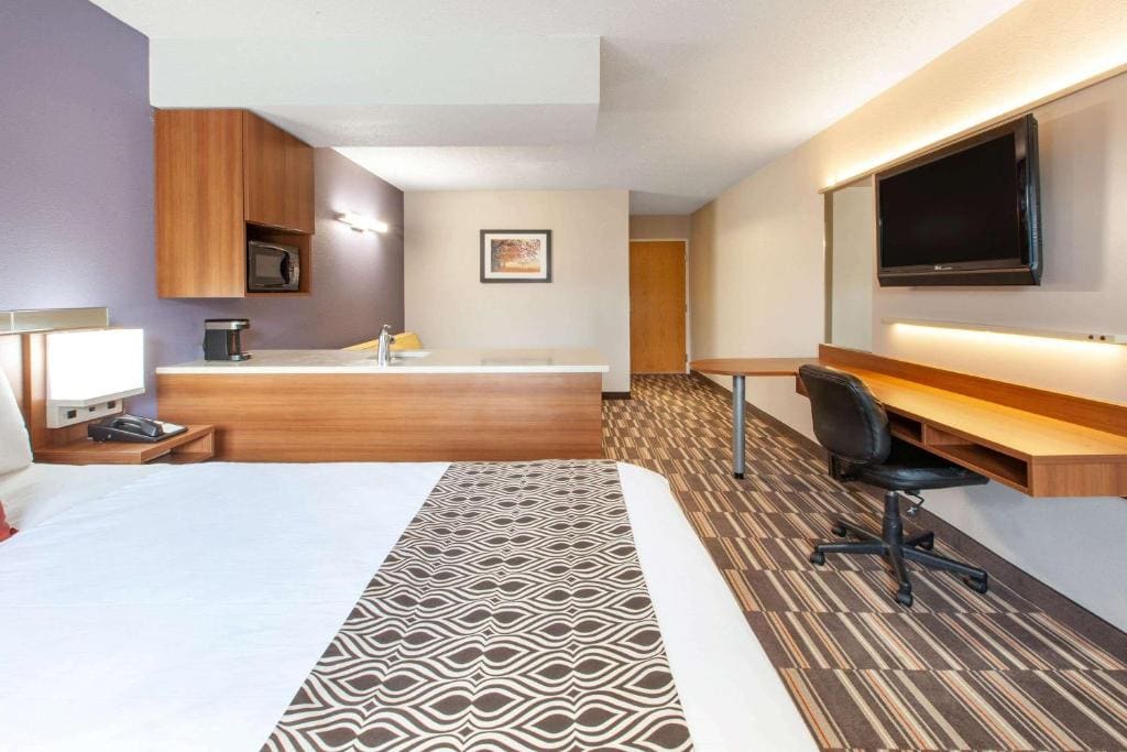 Queen Room - Non-Smoking room - Image 2