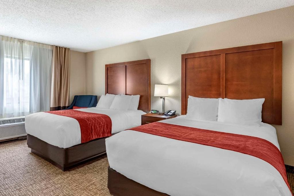 Queen Room with Two Queen Beds - Accessible/Non Smoking room - Image 1