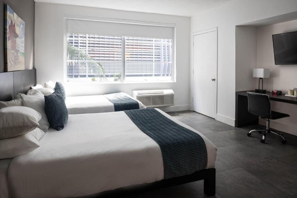 Double Room with Two Double Beds - Non-Smoking room - Image 1