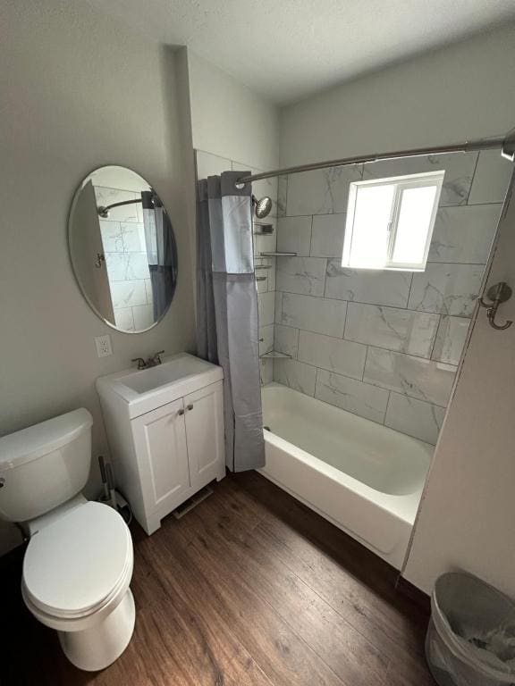 Three-Bedroom House room - Image 2