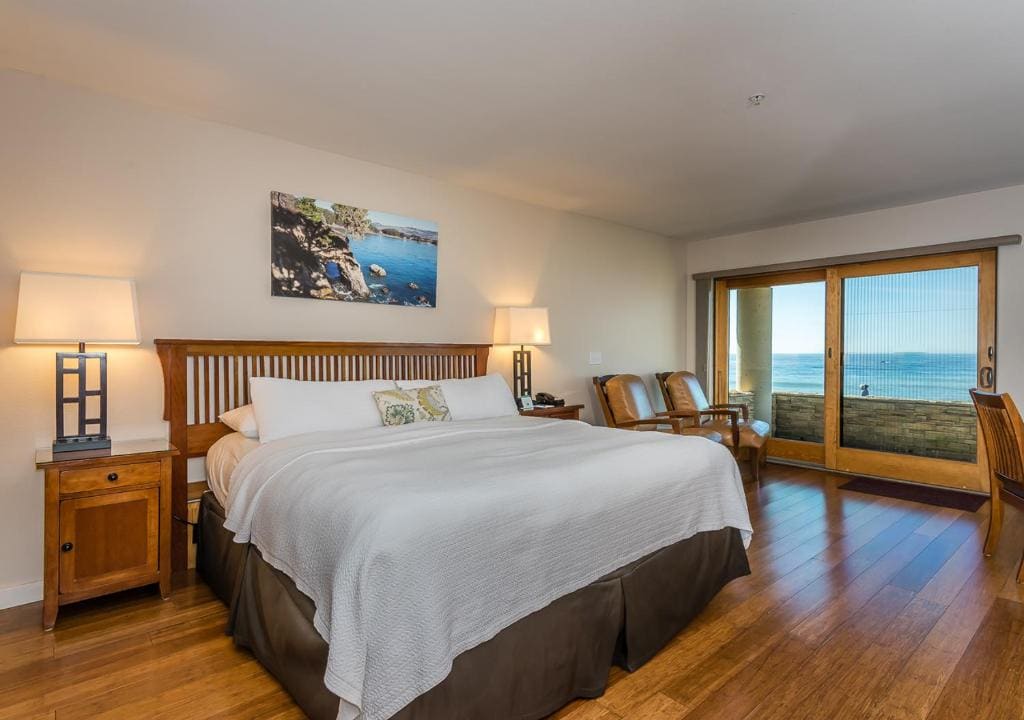 Deluxe King Room with Ocean View room - Image 1