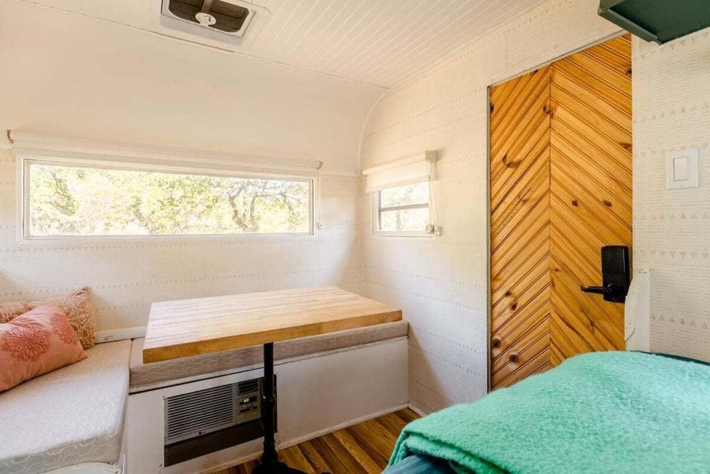 Caravan room - Image 2