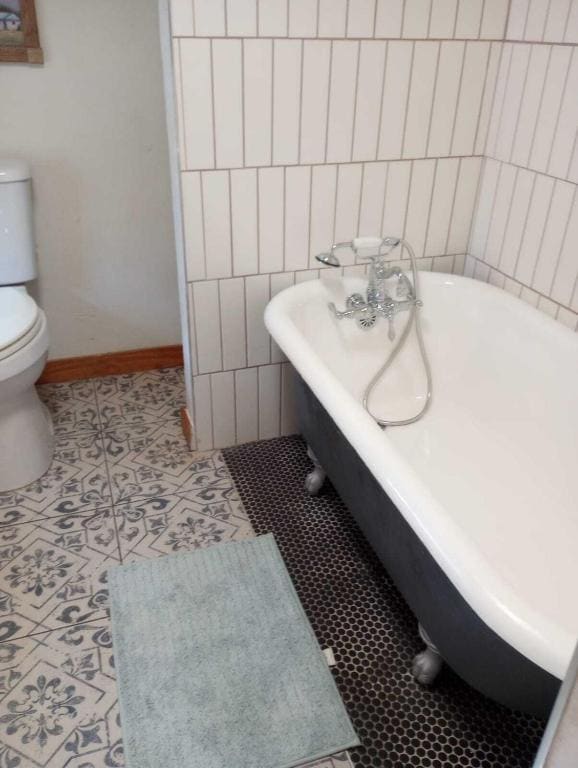 One-Bedroom Cottage room - Image 2