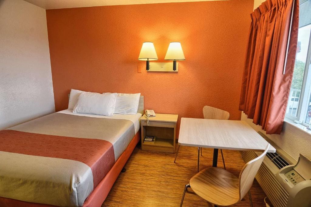 Double Room - Disability Access - Non-Smoking room - Image 1