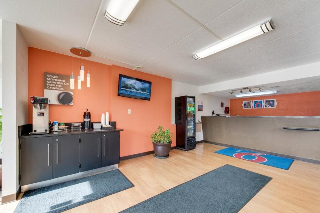 King Room - Non-Smoking room - Image 1