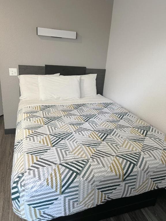 Double Room - Non-Smoking room - Image 2