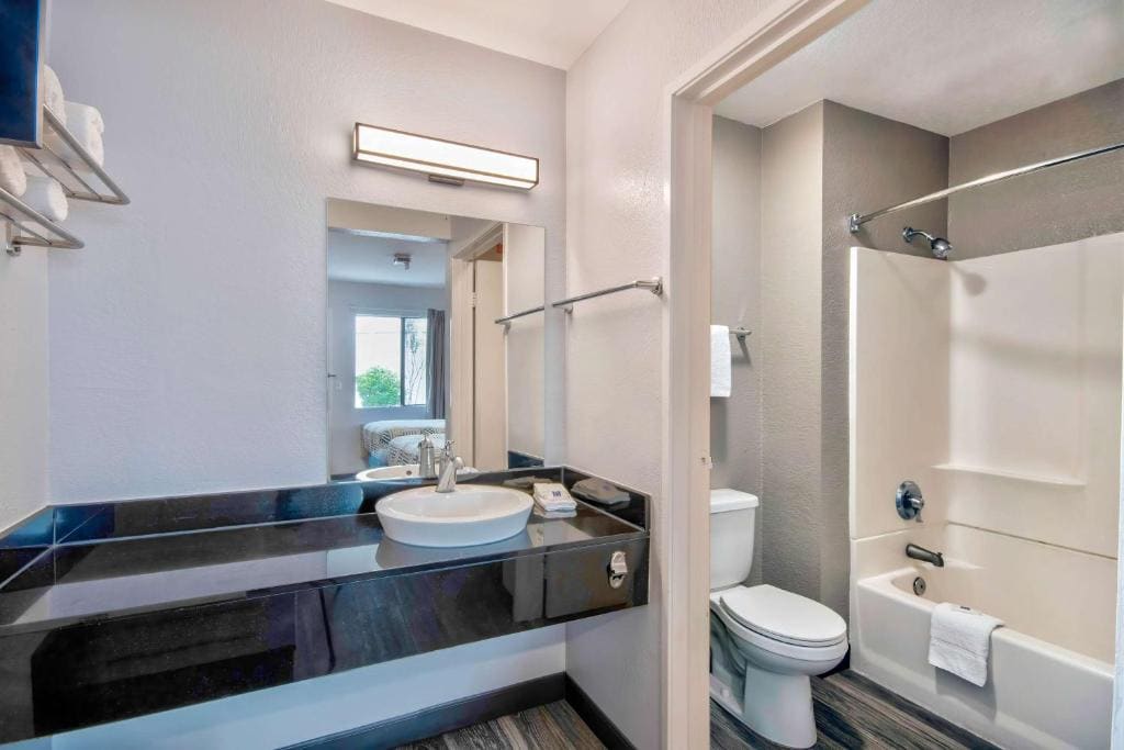 Quadruple Room room - Image 1