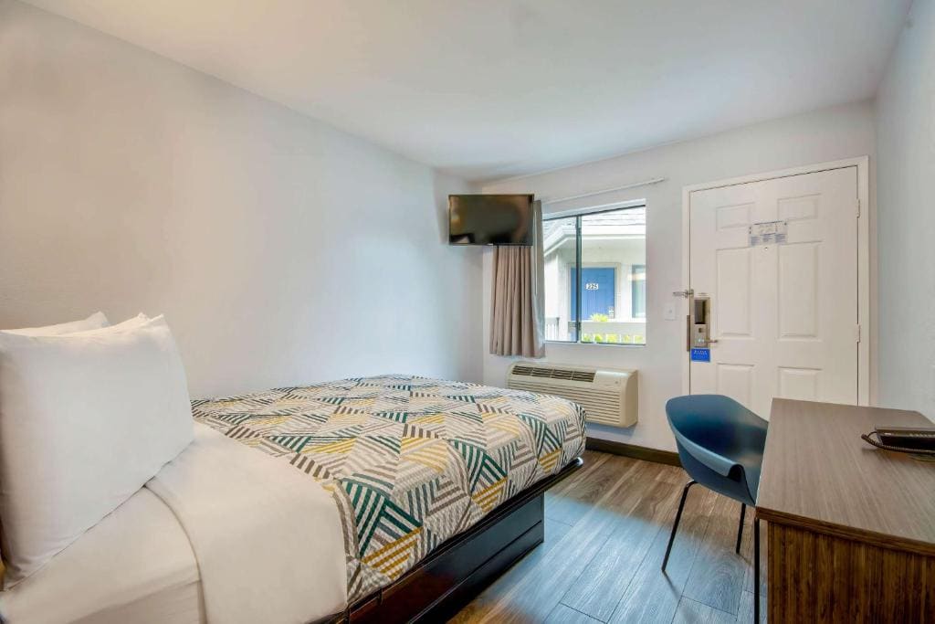 Double Room - Non-Smoking room - Image 1