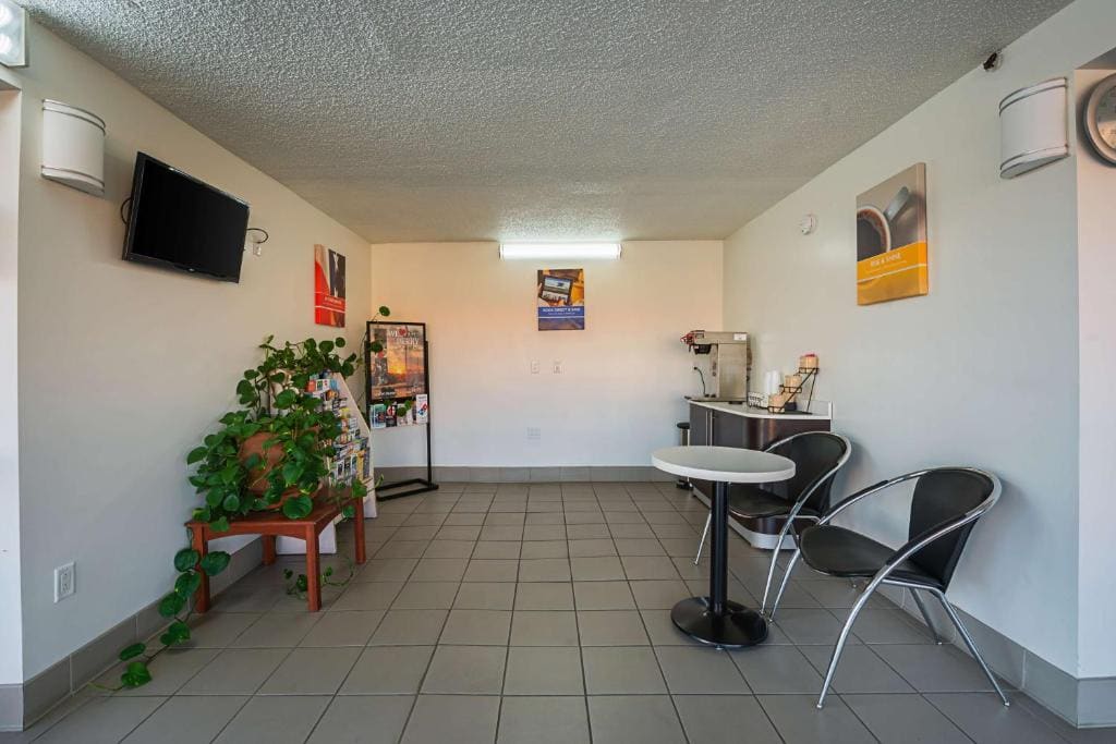 Quadruple Room - Non-Smoking room - Image 3