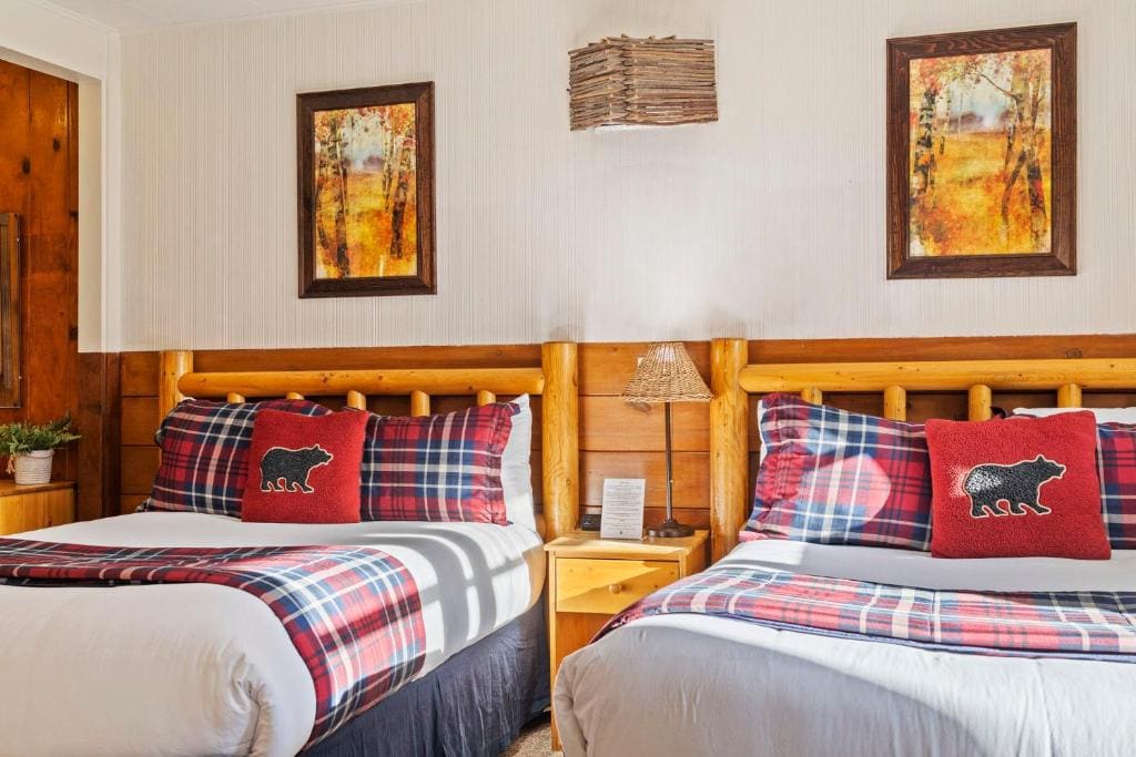 Classic Quadruple Room room - Image 3