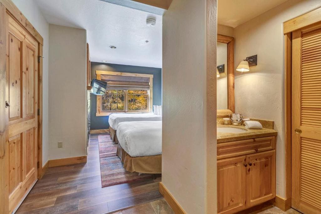 Small Double Room room - Image 2