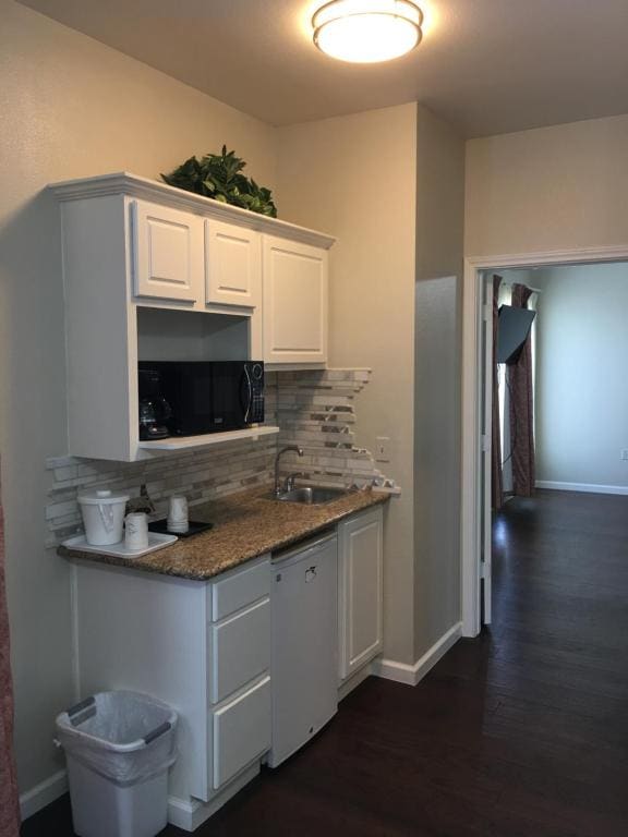 Deluxe King Suite room - Image 1