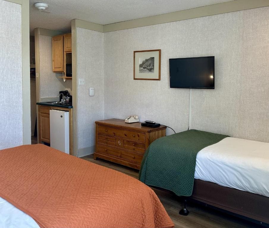 Standard Triple Room room - Image 3