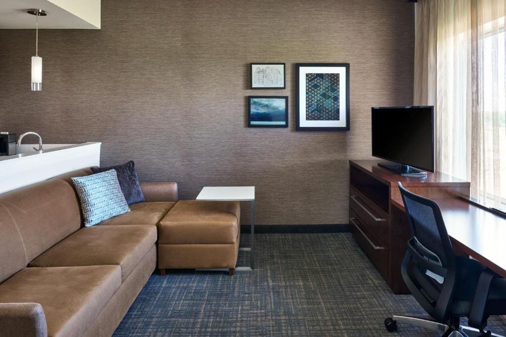 One-Bedroom King Suite with Sofa Bed room - Image 2