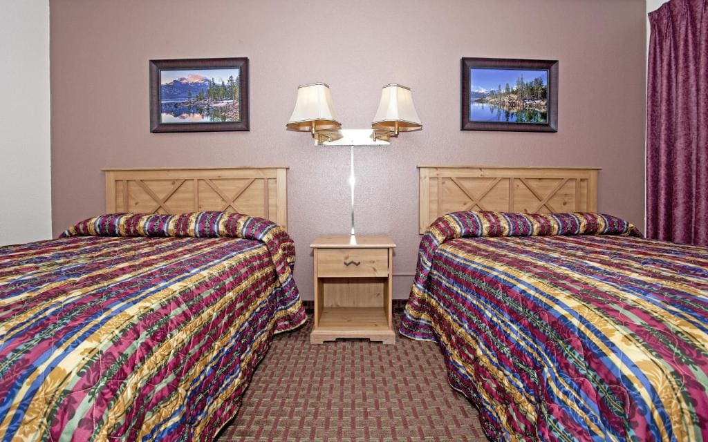 Double Room with Two Double Beds room - Image 2