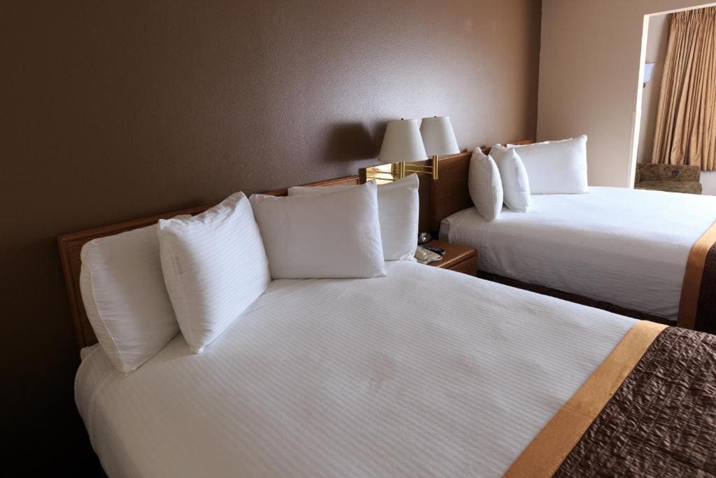 Double Queen Suite room - Image 3