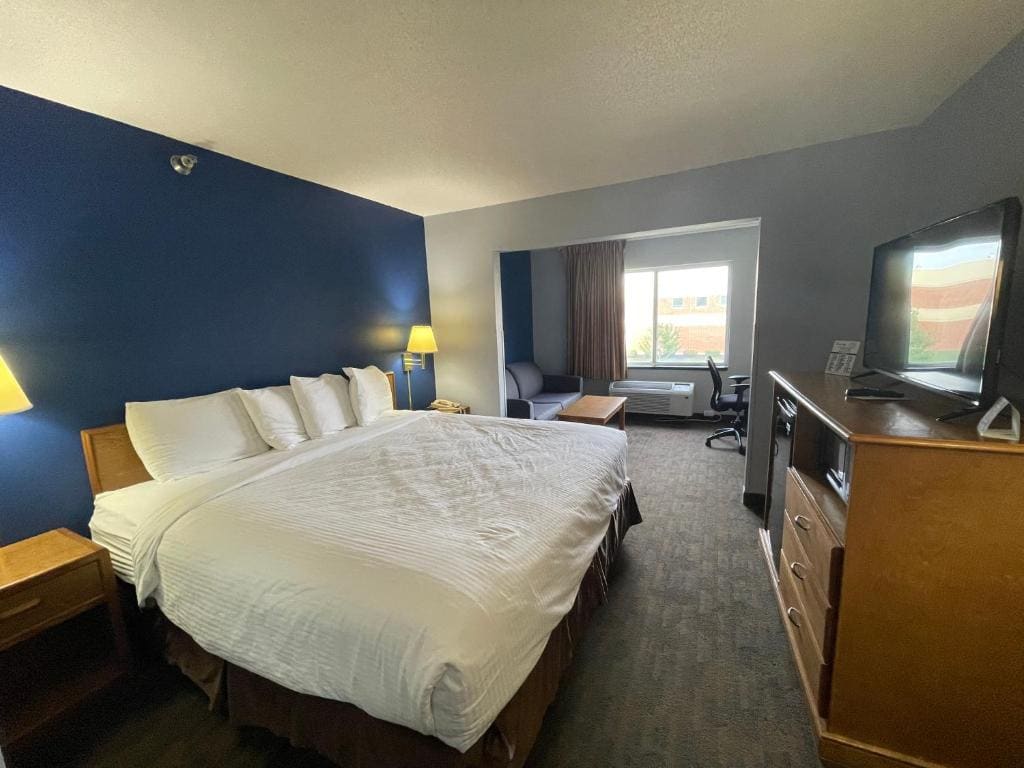 King Suite room - Image 3