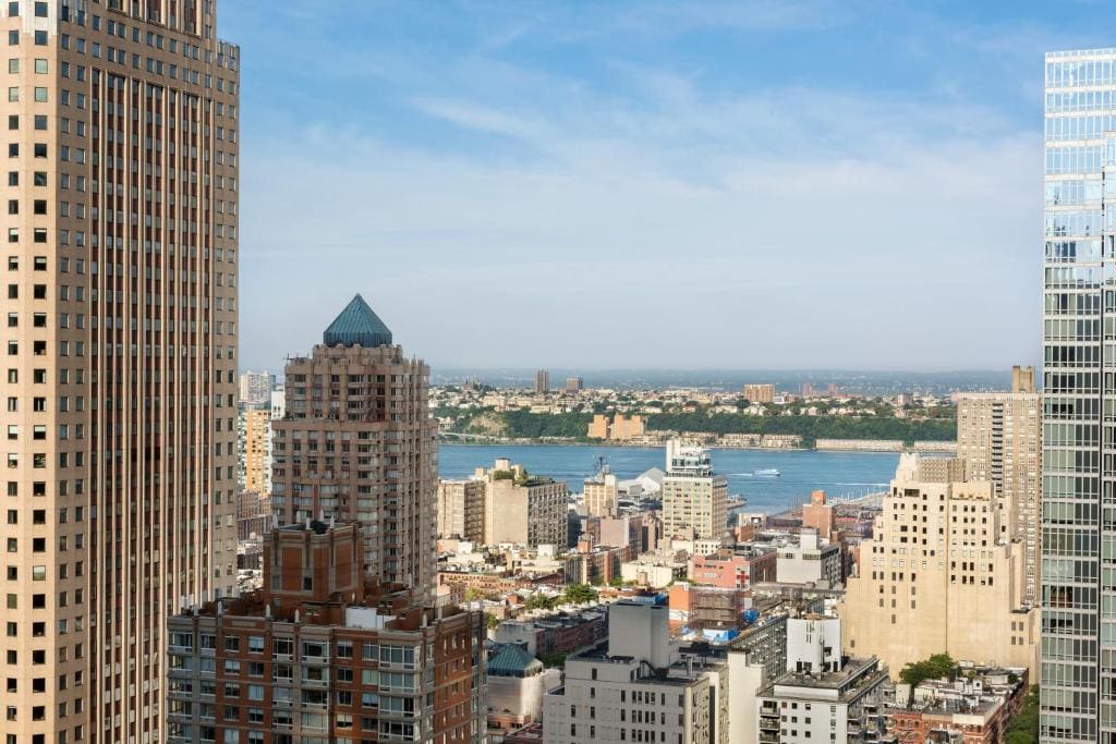 Social Superior Hudson River View King room - Image 1