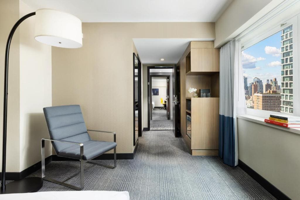 Family Room room - Image 3