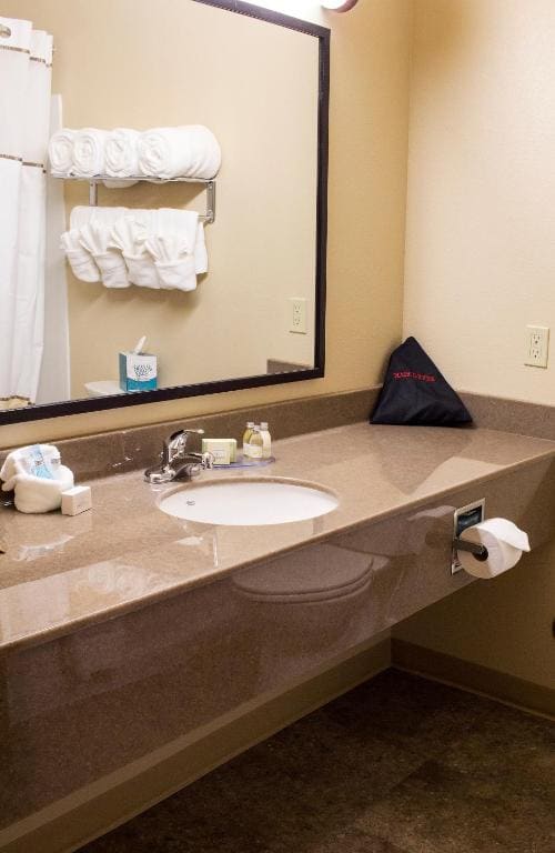 Superior Queen Room with Two Queen Beds room - Image 3