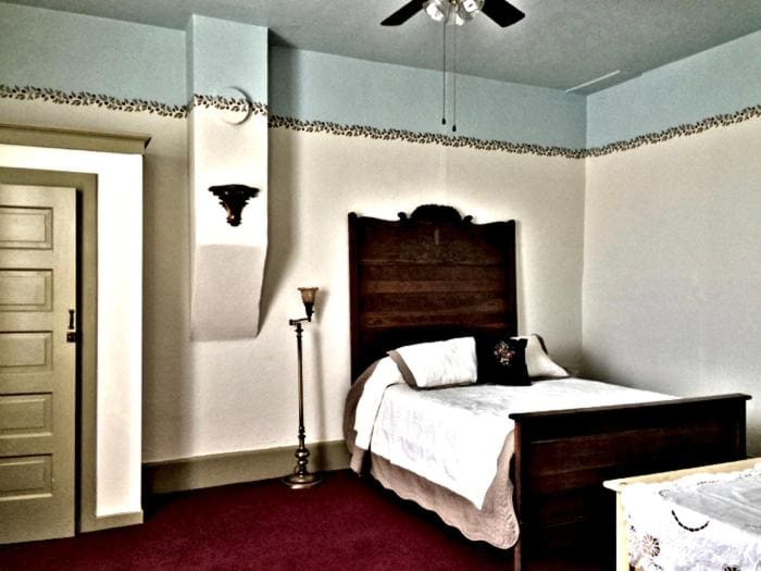 Double Room with Two Double Beds room - Image 2