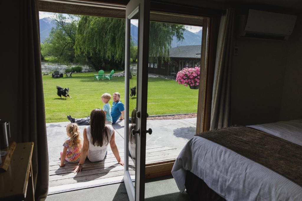 Deluxe Double Room with Mountain View room - Image 1
