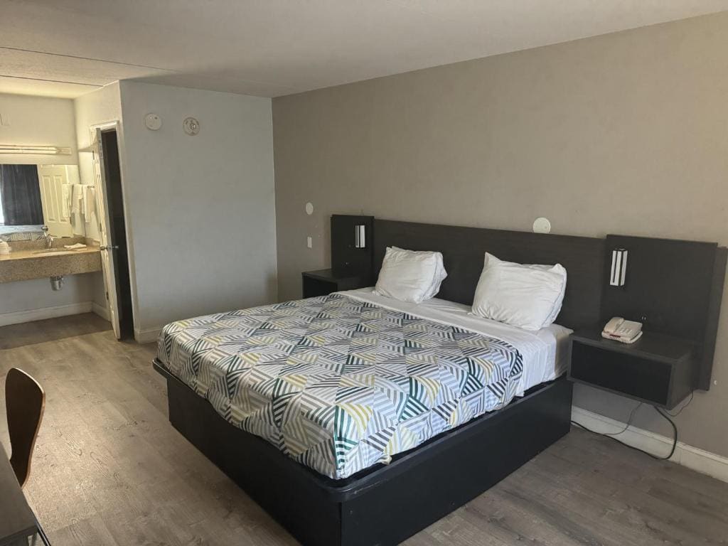King Room room - Image 1