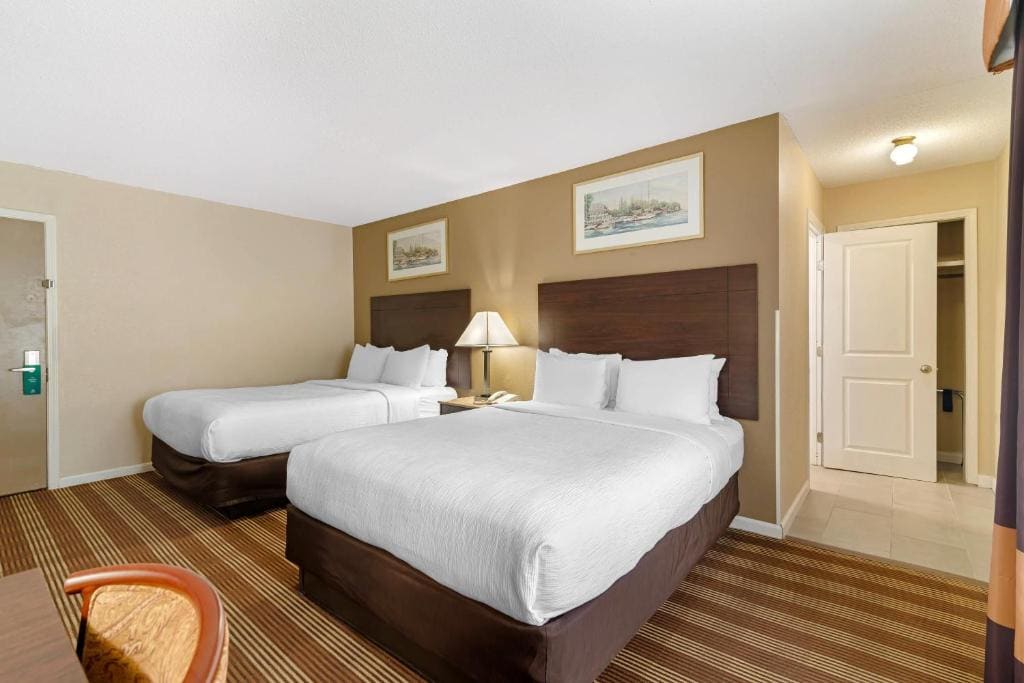 Queen Room with Two Queen Beds room - Image 1