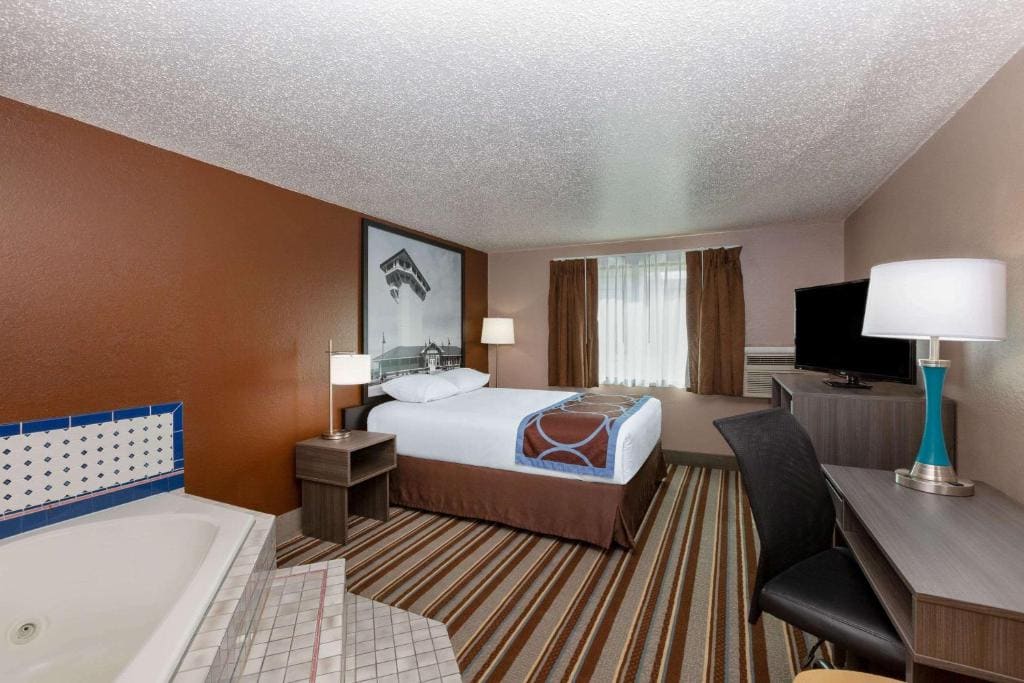 Queen Room - Non-Smoking room - Image 2