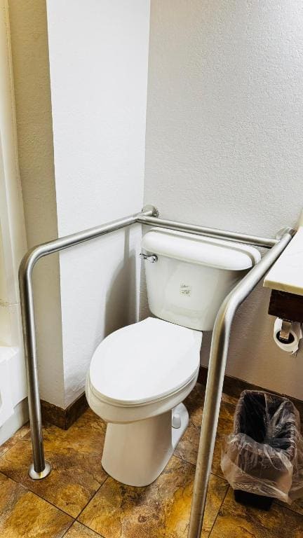 Double Room with Two Double Beds and Bath Tub - Mobility Accessible/Non-Smoking room - Image 3