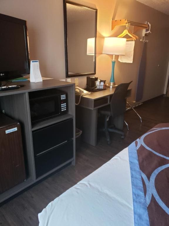 Double Room with Two Double Beds - Non-Smoking room - Image 2