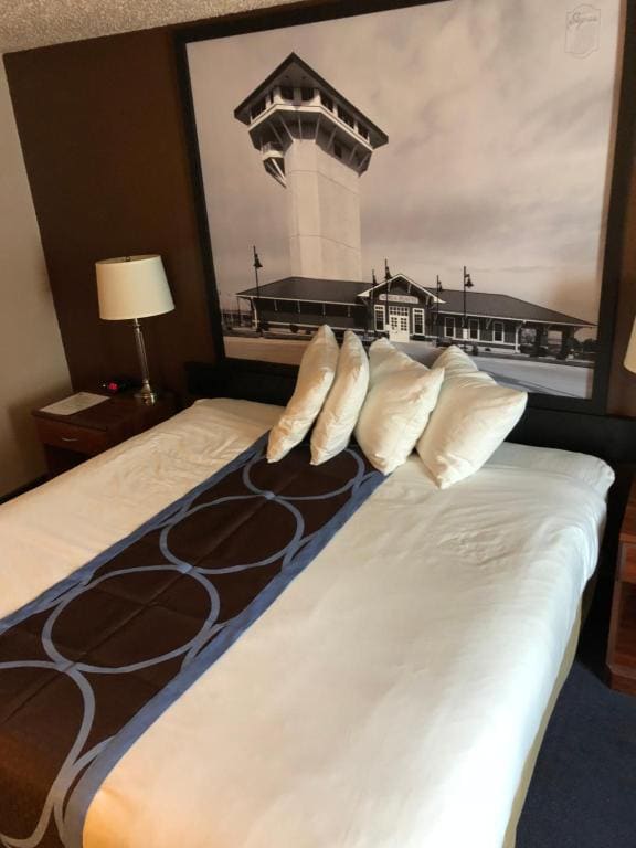King Room - Non-Smoking room - Image 2