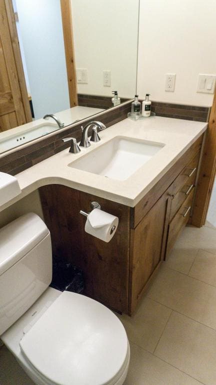 Three-Bedroom Apartment room - Image 1