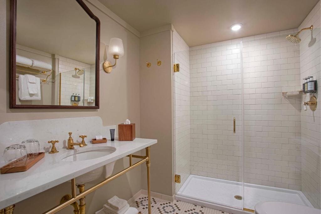 One-Bedroom King Suite with Sofa Bed room - Image 2