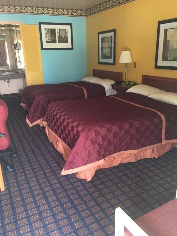 Double Room with Two Double Beds room - Image 3