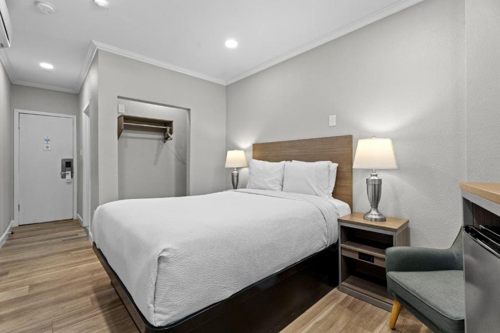 Queen Room room - Image 1