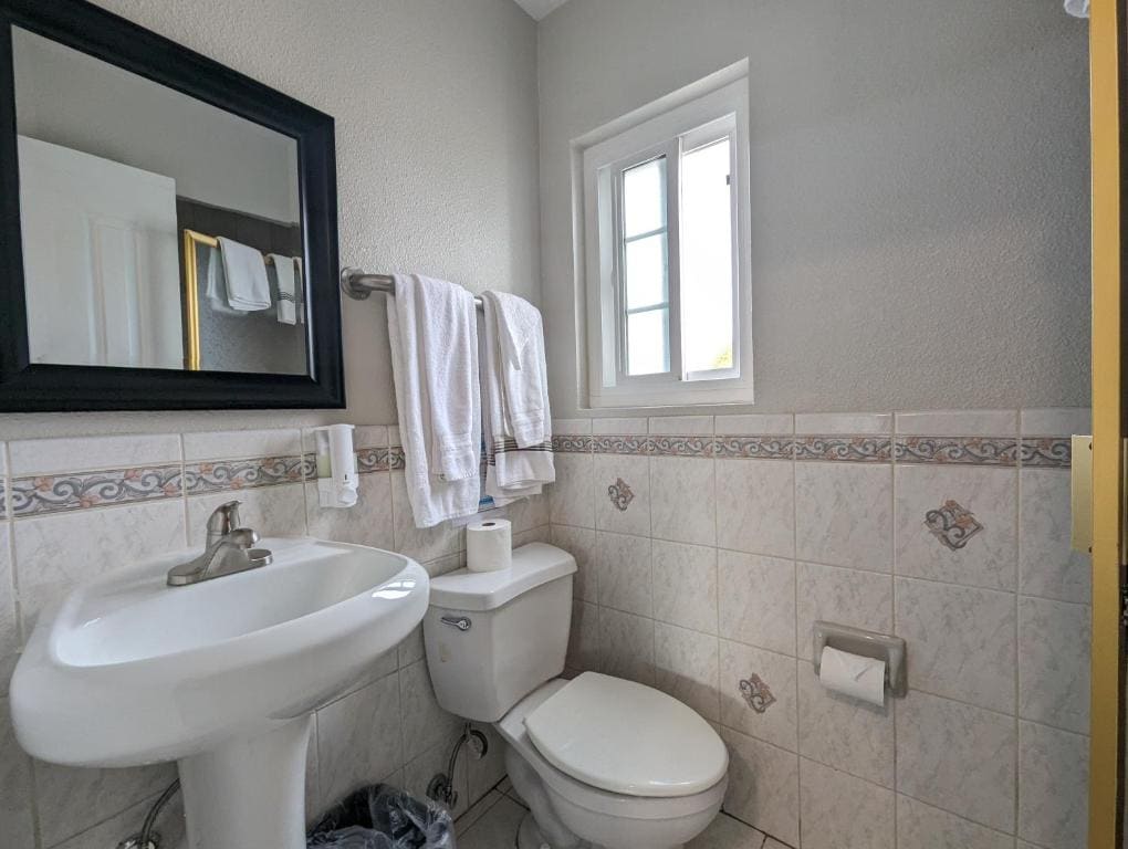 Family Room room - Image 3