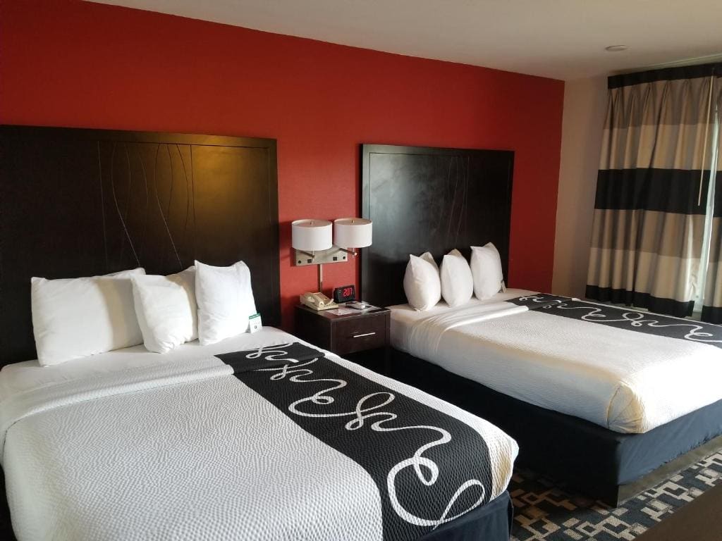 Queen Room with Two Queen Beds - Accessible/Non-Smoking room - Image 1