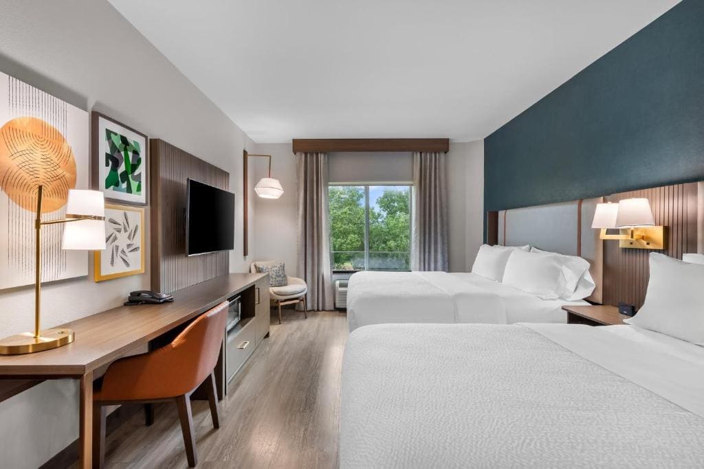 Standard Queen Room with Two Queen Beds room - Image 1